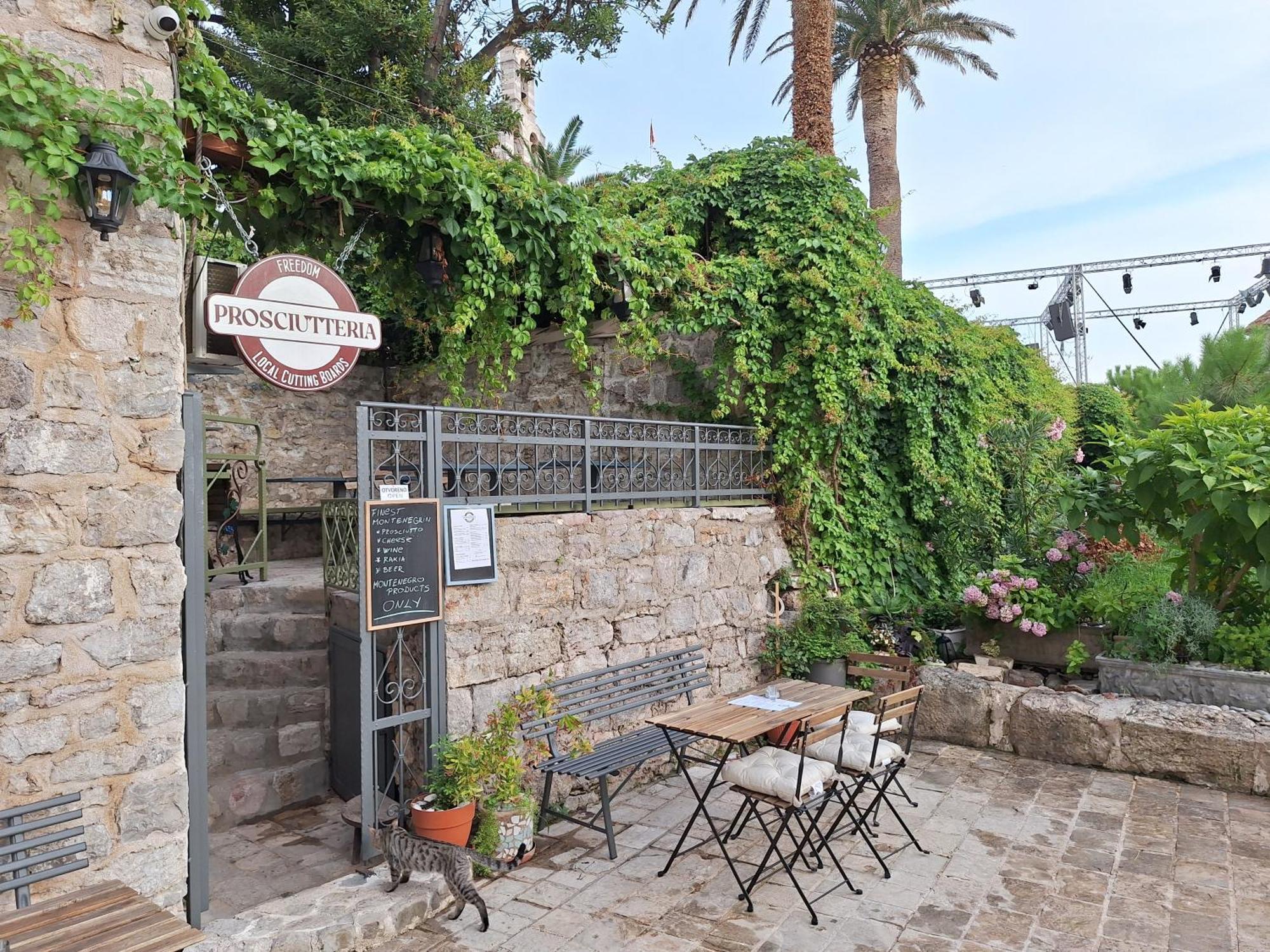 Freedom Hostel Budva Luaran gambar